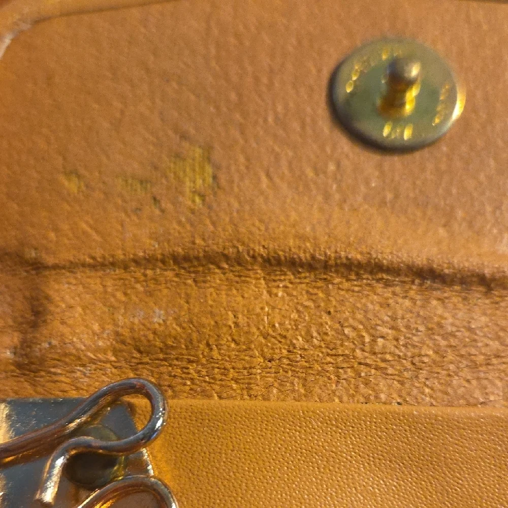 Hunting World Green Leather Key Wallet with Brown Logo